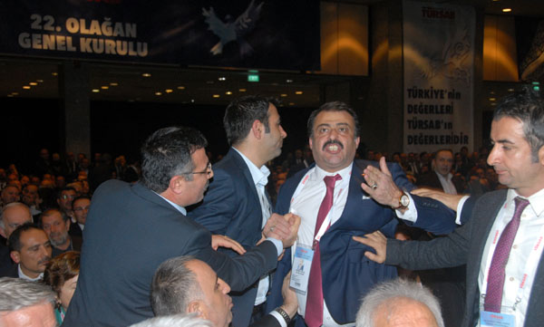 TÜRSAB Genel Kurulu'nda Tartışma