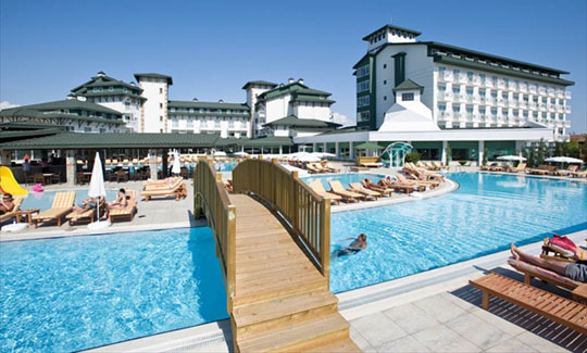 Club Vera, Innova Resort & Spa'nın işletmesini aldı
