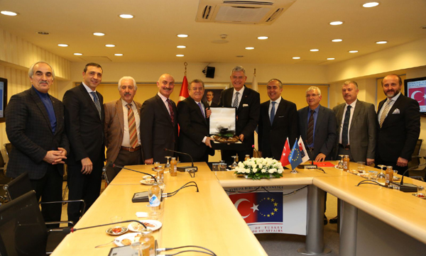 AB Bakanı Bozkır, ''1 Ekim 2016'da vizeler kalkacak''