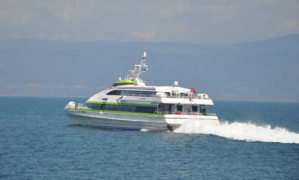 İznik Gölü`nde Mavi Tur` keyfi