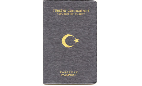 Turizmcilere gri pasaport verilecek