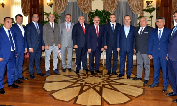 Vali Karaloğlu, ''turizmi ve pazarı çeşitlendirmek gerekir''