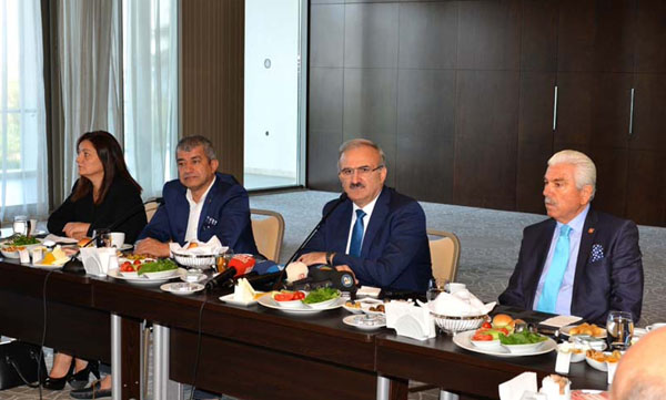 Vali Karaloğlu, 'Antalya tanıtım problemi yaşıyor''