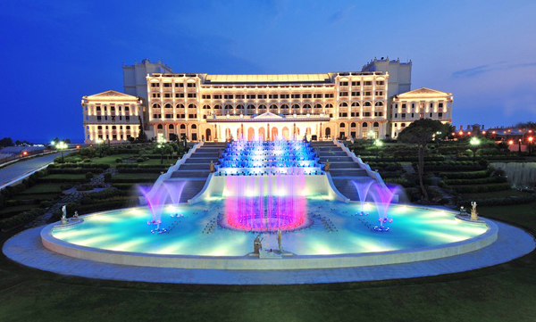 Mardan Palace'de işçi eylemi