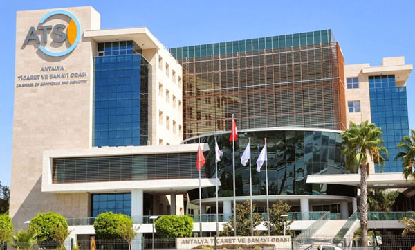 Antalya'daki patlamada 10 kişi hafif şekilde yaralandı
