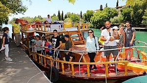 Manavgat'ta ücretsiz ''nehir otobüsü'' seferleri başladı