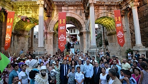 Ay yıldızlı Drogheda Kaleiçi Festivali'nde