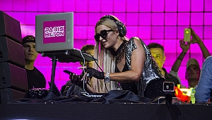 Paris Hilton, Limak Cyprus'ta verdiği partide Ada'yı salladı