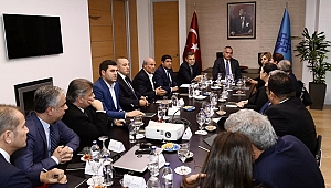 AHL otelleri Bakan Ersoy ile bir araya geldi
