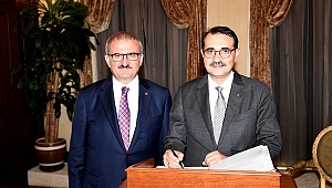 Bakan Dönmez, ''Antalya jongre turizmi yönünde de marka bir şehir''