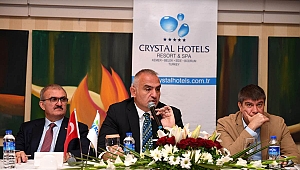 Bakan Ersoy, otel temsilcileriyle bir araya geldi