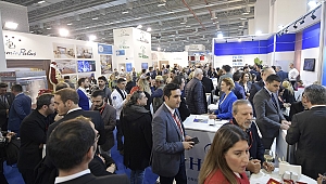Travel Turkey İzmir'de 2019 anlaşmalarına imzalar atıldı