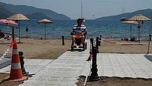 Engelsiz plaj Türkiye'nin dört bir yanından konuklarını ağırlıyor
