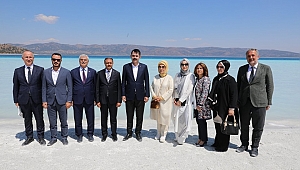 Emine Erdoğan'dan Salda Gölü ziyareti