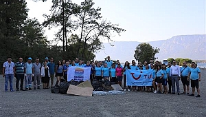 Tur operatörleri Marmaris'te çevre temizliği yaptı