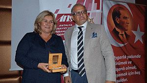 Turizm Bakanlığı 1960 model araba gibi