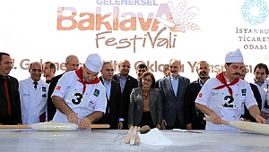 Baklava Festivali'nde 2 ton baklava ikram edildi