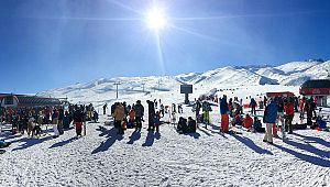 Erciyes hafta sonu 53 şehirden 90 bin ziyaretçi ağırladı