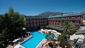 Otel ve 7 dükkanı ihaleyle kiraya verdi