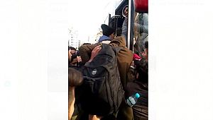 OTSAD, mültecileri VIP araçlarla sınıra taşıyor