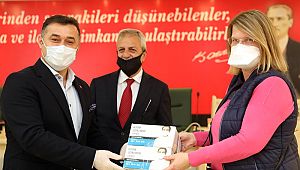 Alanya'da yaşayan yabancılara maske dağıtıldı