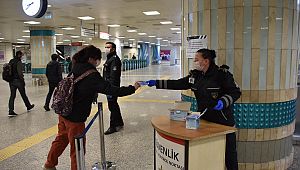 İstanbul'da toplu ulaşımda maske dağıtımına başlandı