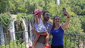 Düden Şelalesi turistlerin gözdesi