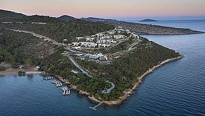 5 yıldızlı tatil köyü ile 2 yurt satın alıyor