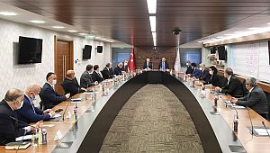 İki bakan tur operatörleriyle bir araya geldi