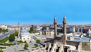 Sivas'a dışarıdan gelenler 3 gün evden çıkamayacak