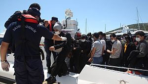Çeşme'de lüks yatla insan kaçakçılığı