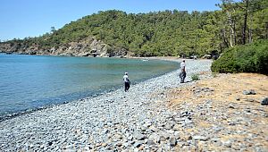 Kemer'in koylarında 2 ton çöp toplanıyor