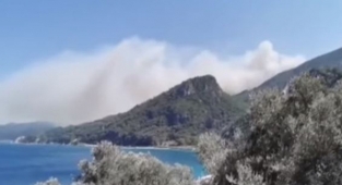 Yangın nedeniyle iki otel boşaltılıyor