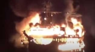 Alanya'da 3 tur teknesi yandı