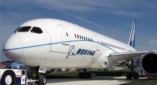 Boeing, 587 milyon dolar kâr etti