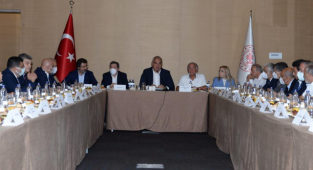 Ersoy, banka ve turizm sektör temsilcileriyle buluştu