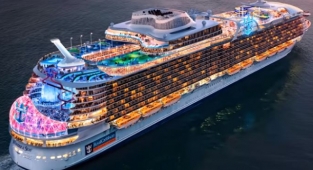 Eyfel kulesinden uzun gemi 7 bin yolcu taşıyacak