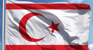 Rum Yönetimi'nden KKTC'li siyasilere pasaport iptal yaptırımı