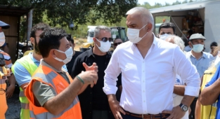 Yangınla mücadele tweet ile olmuyor