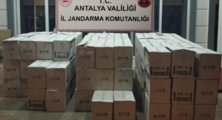 Otelde sahte bandrollü içki ele geçirildi