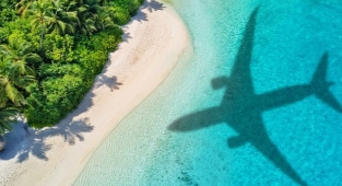 Sisam Adası yakınlarında uçak düştü