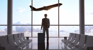 Yurtdışı seyahat yasağını uzattı