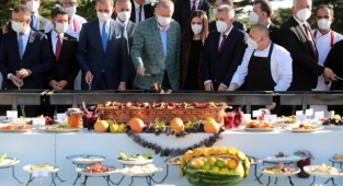 Cumhurbaşkanı Erdoğan Festival'in mangalını yaktı