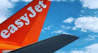 EasyJet yine zararda