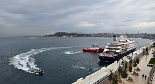 İstanbul'a iki yıl sonra ilk yolcu gemisi geldi