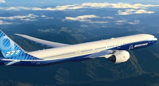 Boeing 777X uçağını Dubai'de görücüye çıkarıyor