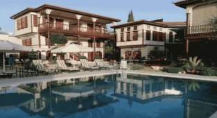 İçinden 2000 yıllık tarih geçen otel