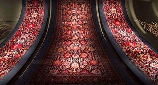 Turistlerin gözü bu halılarda