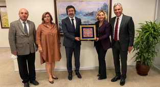 Turizm ve bankacılık sektörünü değerlendirdiler