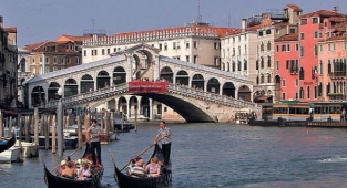 İtalya'da aşısızlara restoran, tiyatro, sinema, konser yasak